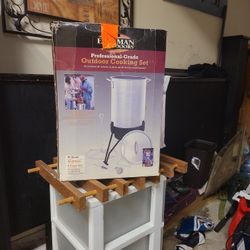 Eastman Outdoors Professionals Grade Cooking Set