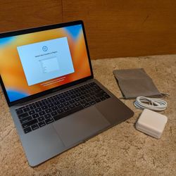 2017 Apple MacBook Pro i5 