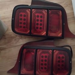 2005-2009 Mustang tail light