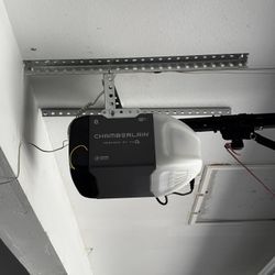 Motor Garage Door 