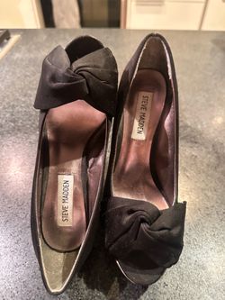 Steve Madden black bow two tone high heel  Steve Madden black bow two tone high heel