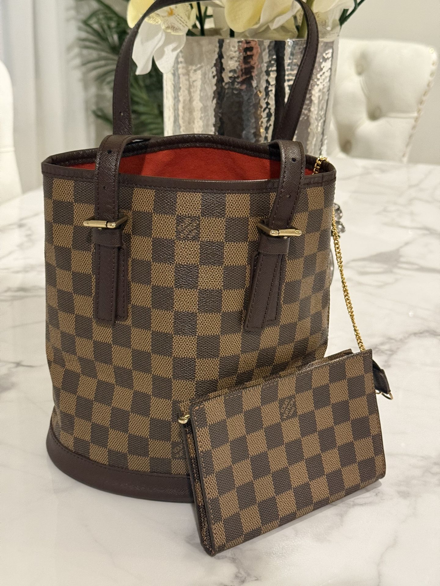 Authentic LOUIS VUITTON Bucket Bag With Pouch