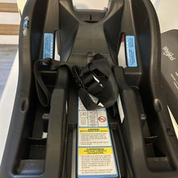 Graco Snug Ride 35 Lite Infant Car Seat Base. Compatible with Graco click connect car seat.
