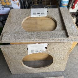 Quarts Counter Tops With Backsplash