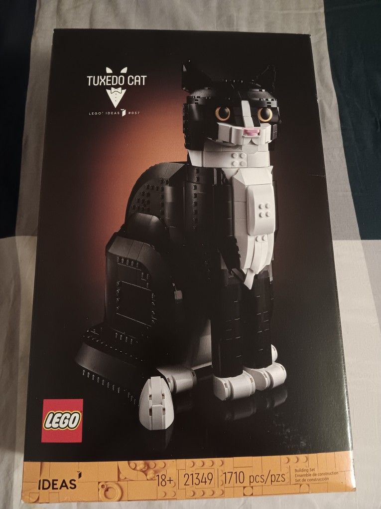 Lego Tuxedo Cat