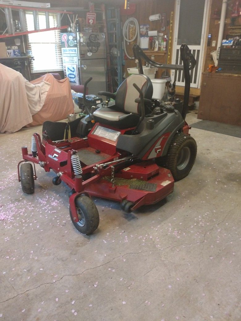 Zero Turn Lawn Mower 61" Deck