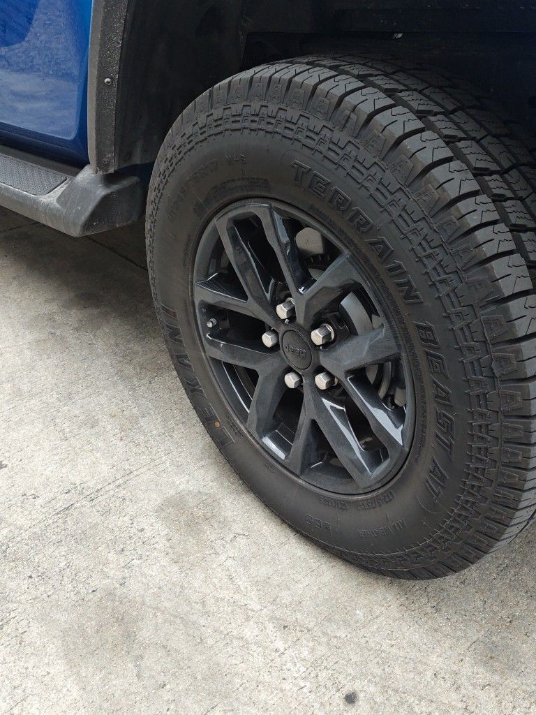 Gladiator Rims With Brand New Tires LT245/75R17