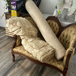 Free rolls of fabric 