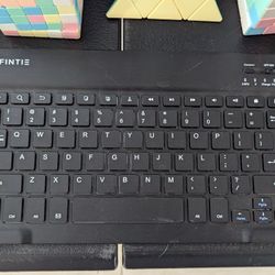 BLUETOOTH KEYBOARD