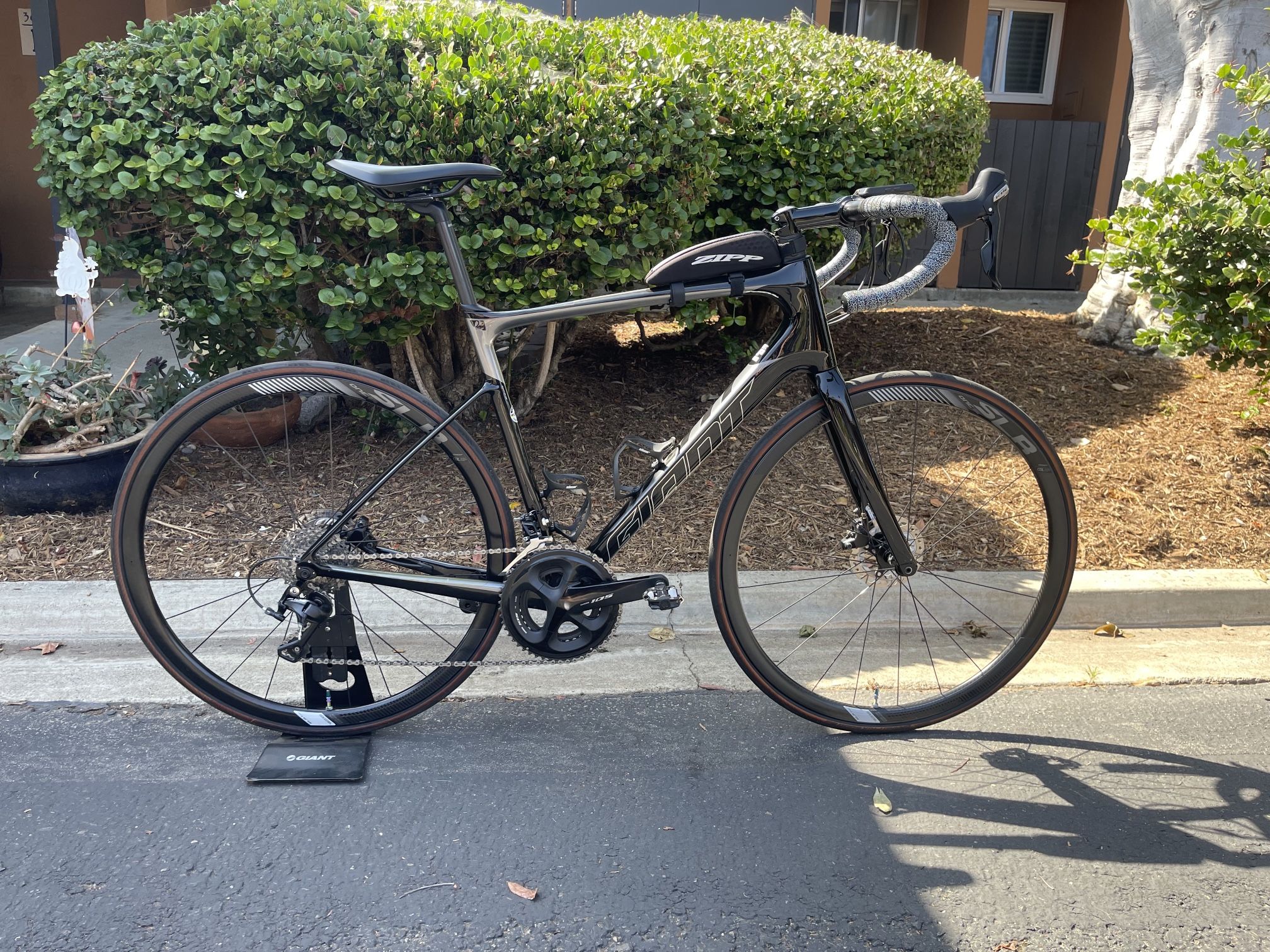 2018 Giant Defy M/L 56 Inches