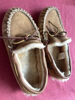 Cabelas moccasin slippers hotsell