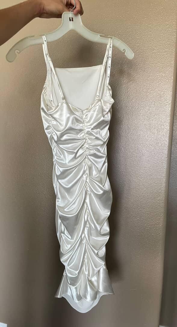 David's Bridal Dress Size 2 Brand New.