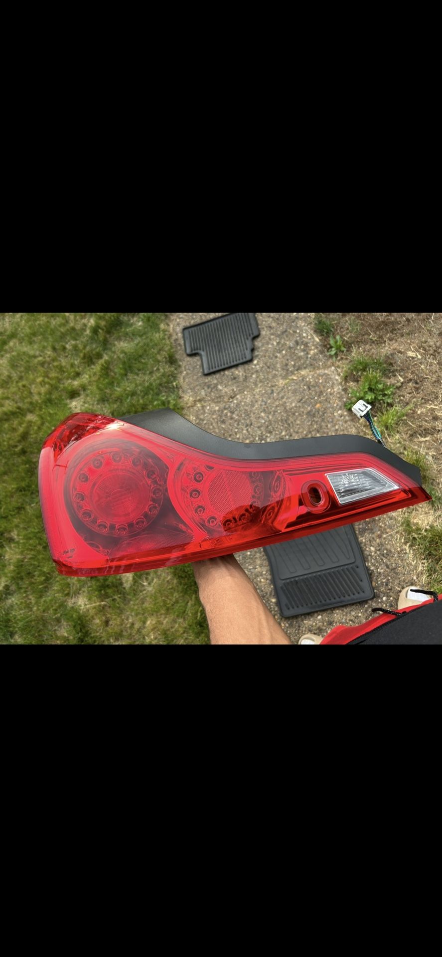 g37 coupe taillight brand new