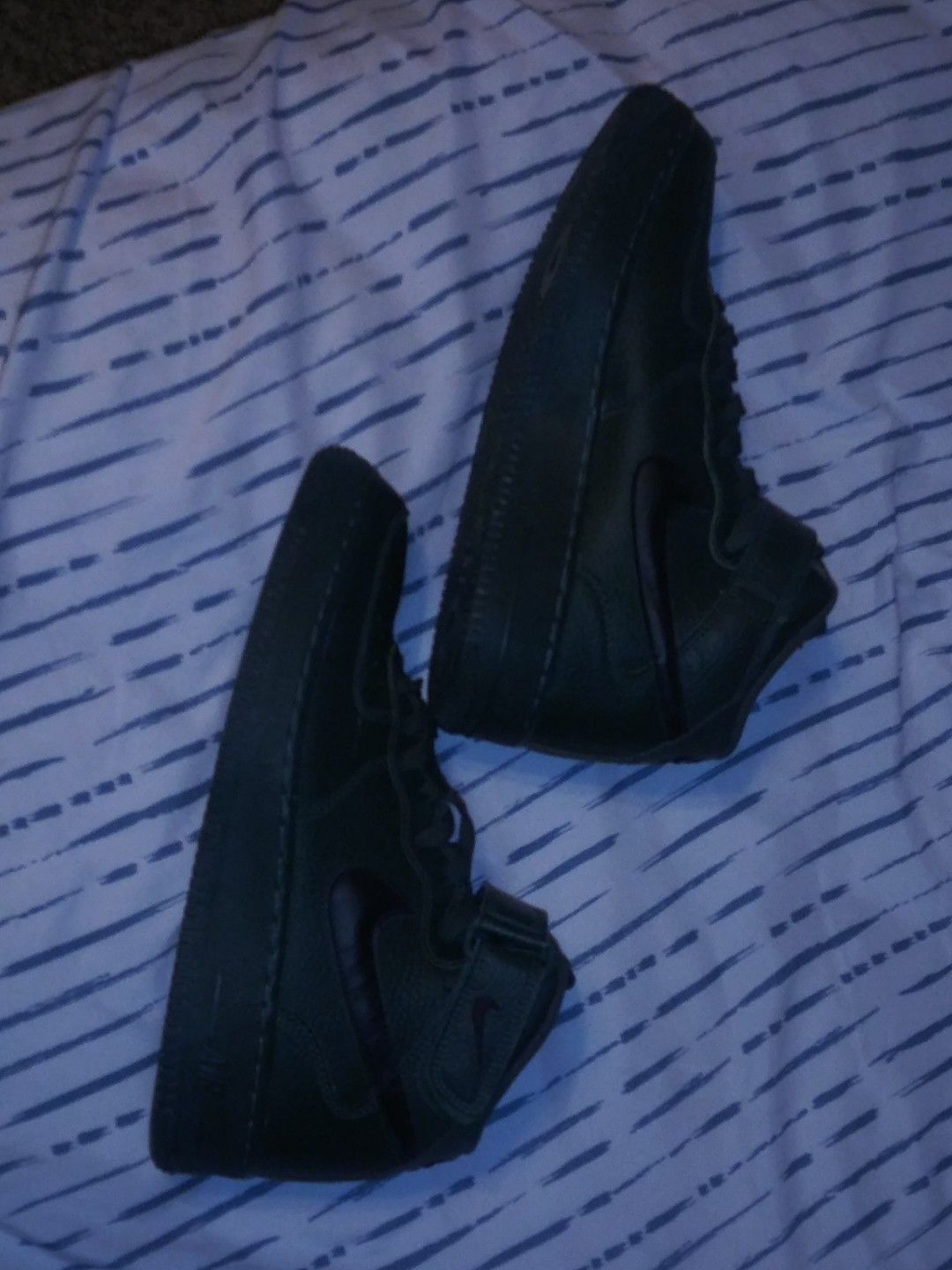 Green Nike shoes size 8 men/women