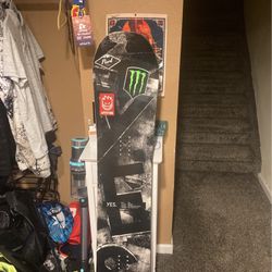 Snowboard (yes Basic) 300 Dollar Value