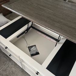 Coffee And end Table Set