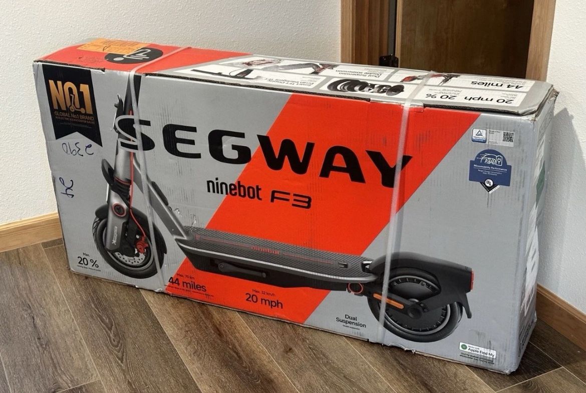Segway F3 electric scooter 44 mile range and 20mph w/10” self sealing tubeless