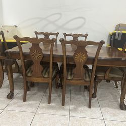 6 Chair Dinning Table 
