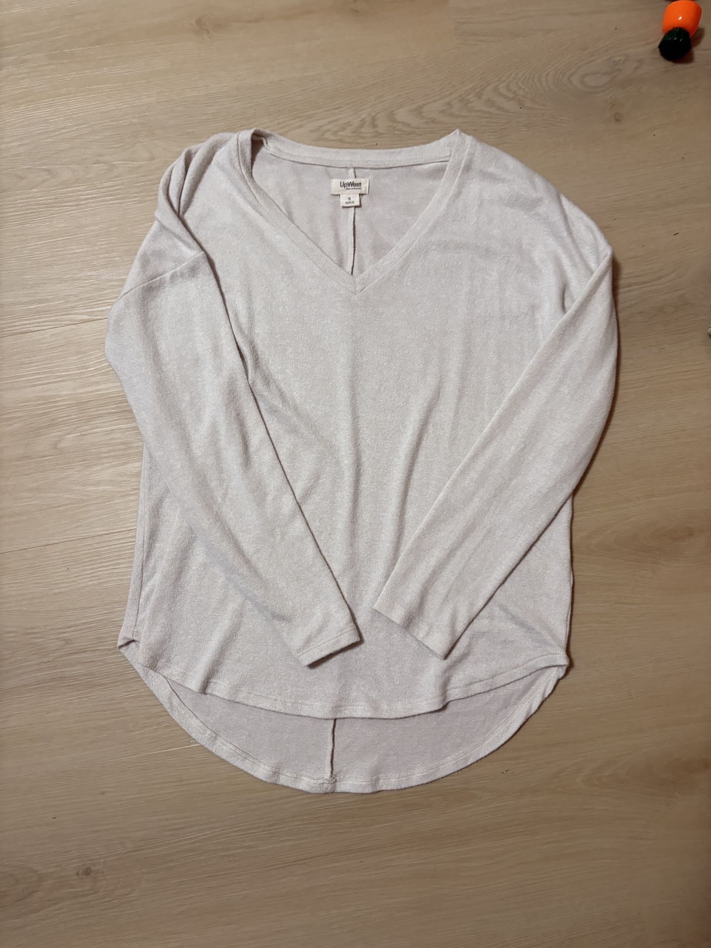 $12 EUC Upwest Women’s V-neck Top