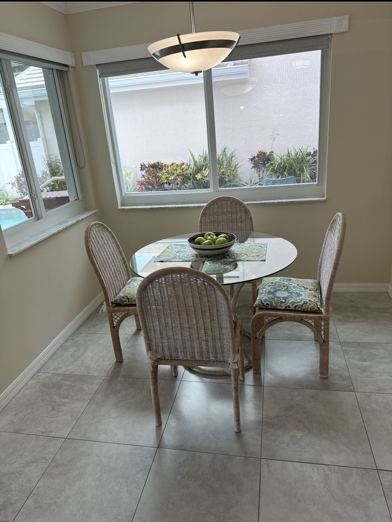 Kitchen Table W/ 4 Chairs 