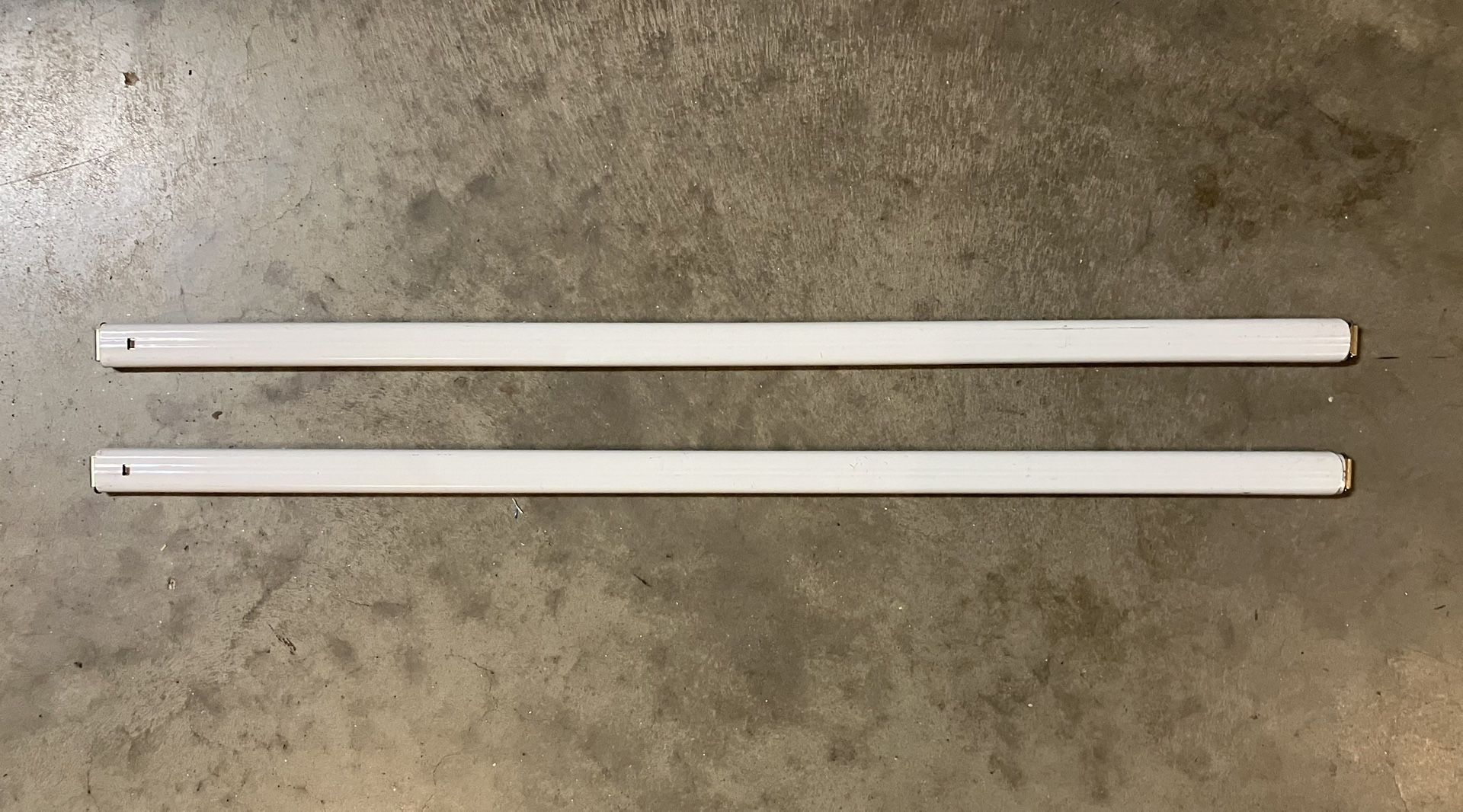 Flat Sash Rod Pair – 21” White Enamel Finish