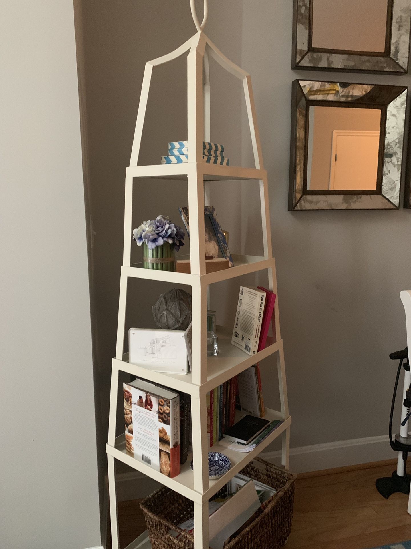 White bookcase/shelving unit