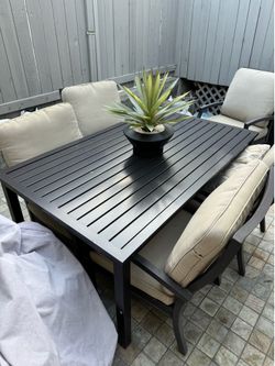 Outdoor table (brand new)