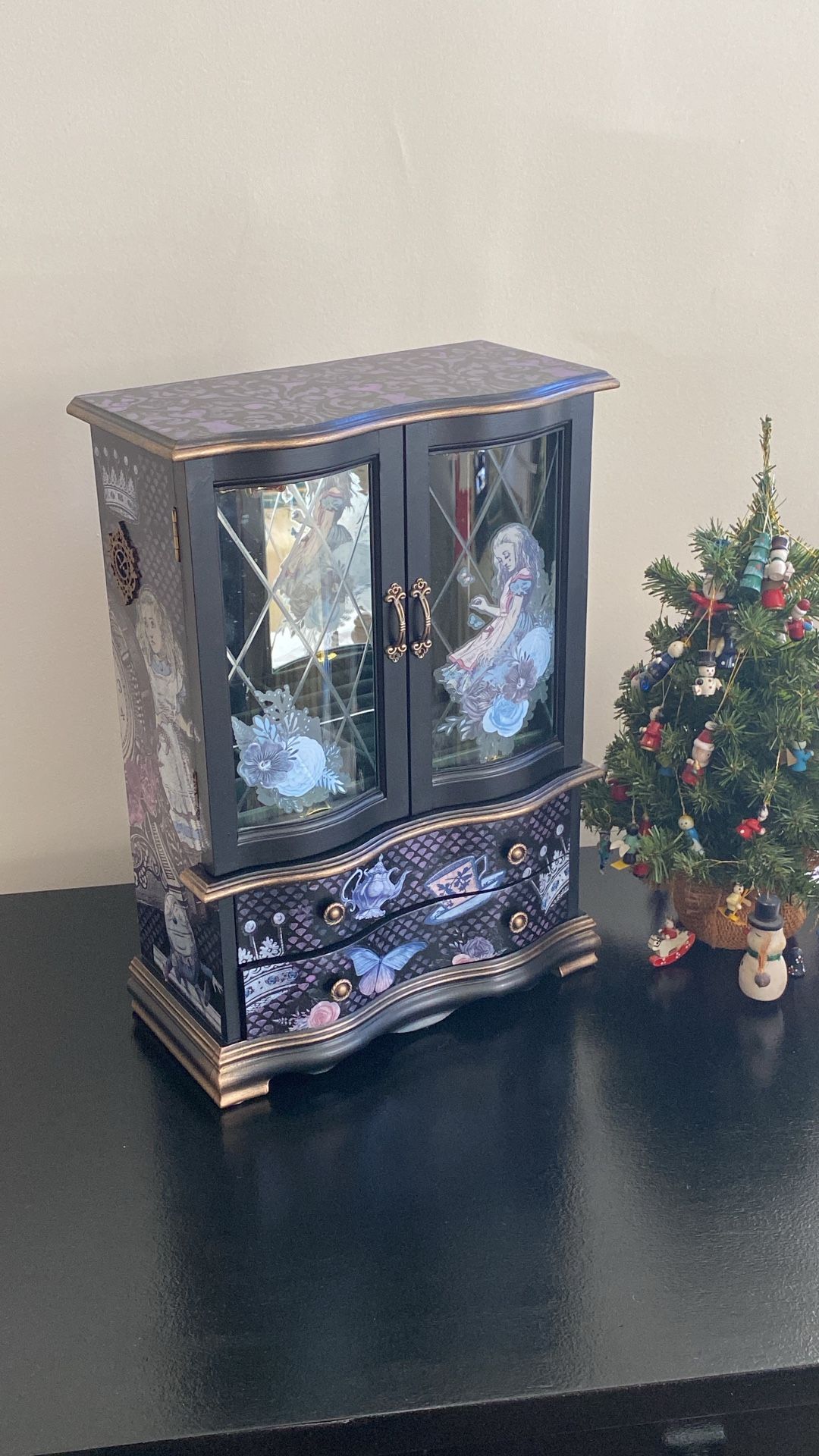 Black Alice Wonderland Tall Jewelry Box
