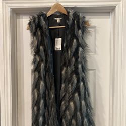 Mi Ami Faux Fur Vest