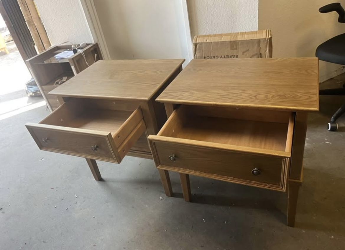 New in the box not assembled  2pcs/Solid Wood Nightstand with 2 Drawers, Practical Bed Side Table/Night Stand, End Table with 2 Drawers for Bedroom or