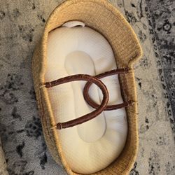 Moses Basket With A Stand 