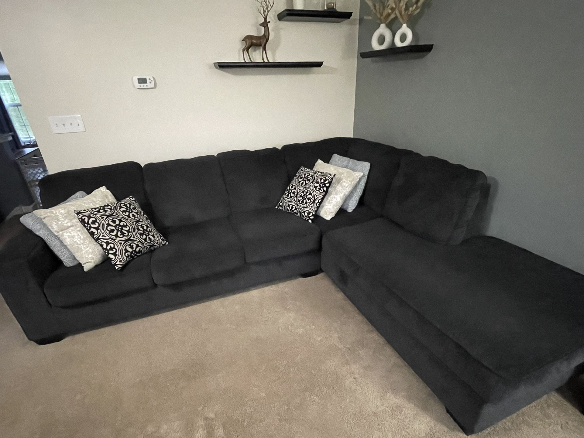 2-piece Sectional with Chaise