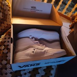 Vans Size 8 New In Box