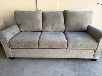 RCWilley Couch (Gray)
