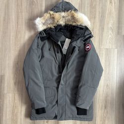 Canada Parka Size Large Gray
