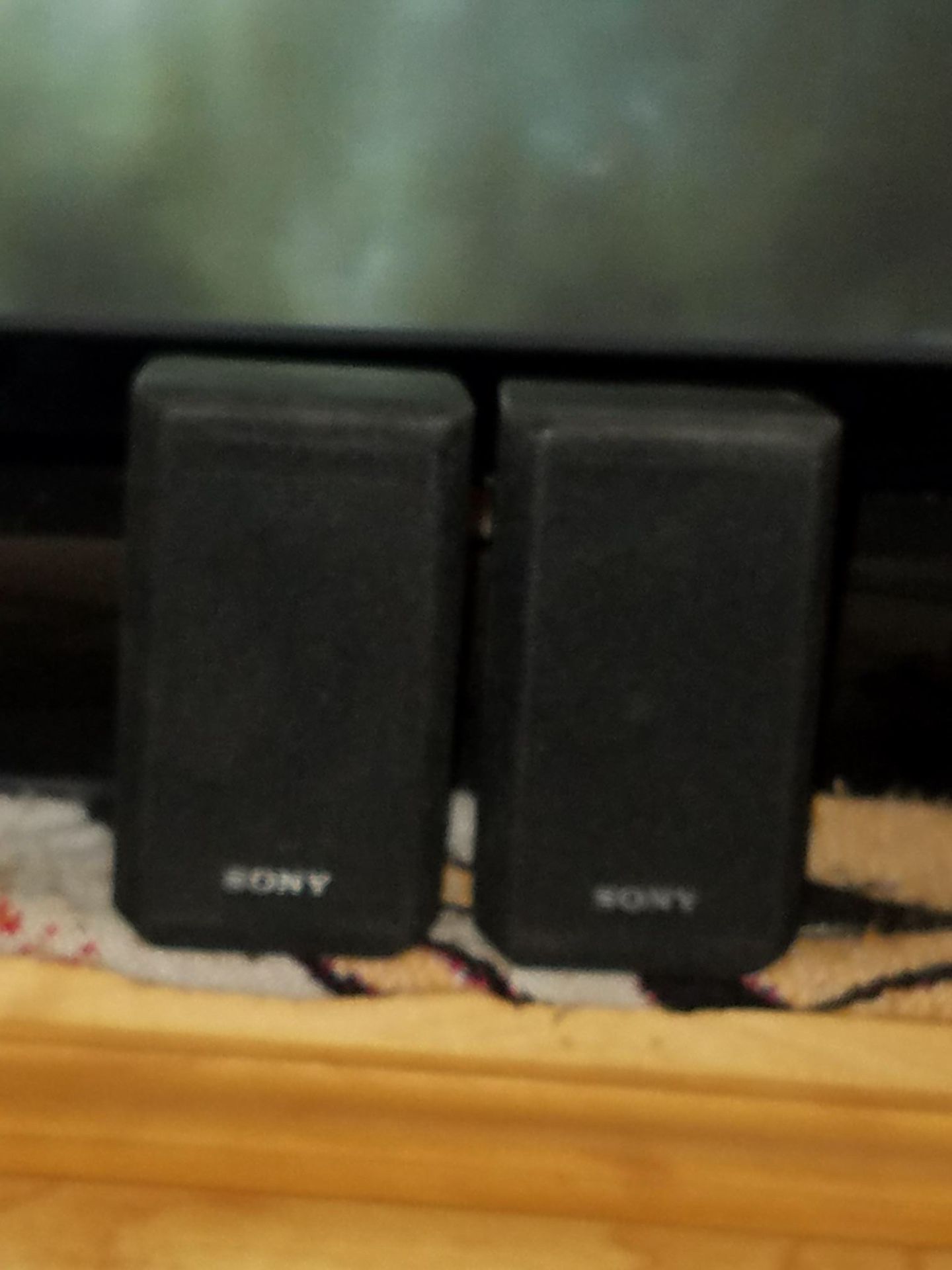 3 small Sony speakers