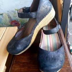 DANSKO SIZE 11 JUTE SOLED MARY JANES 