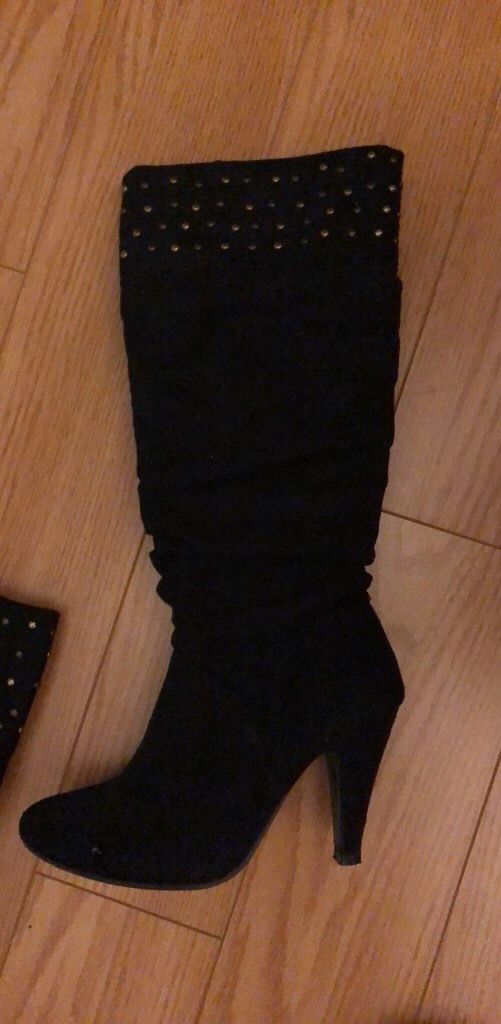 Size 6 Suede Boots
