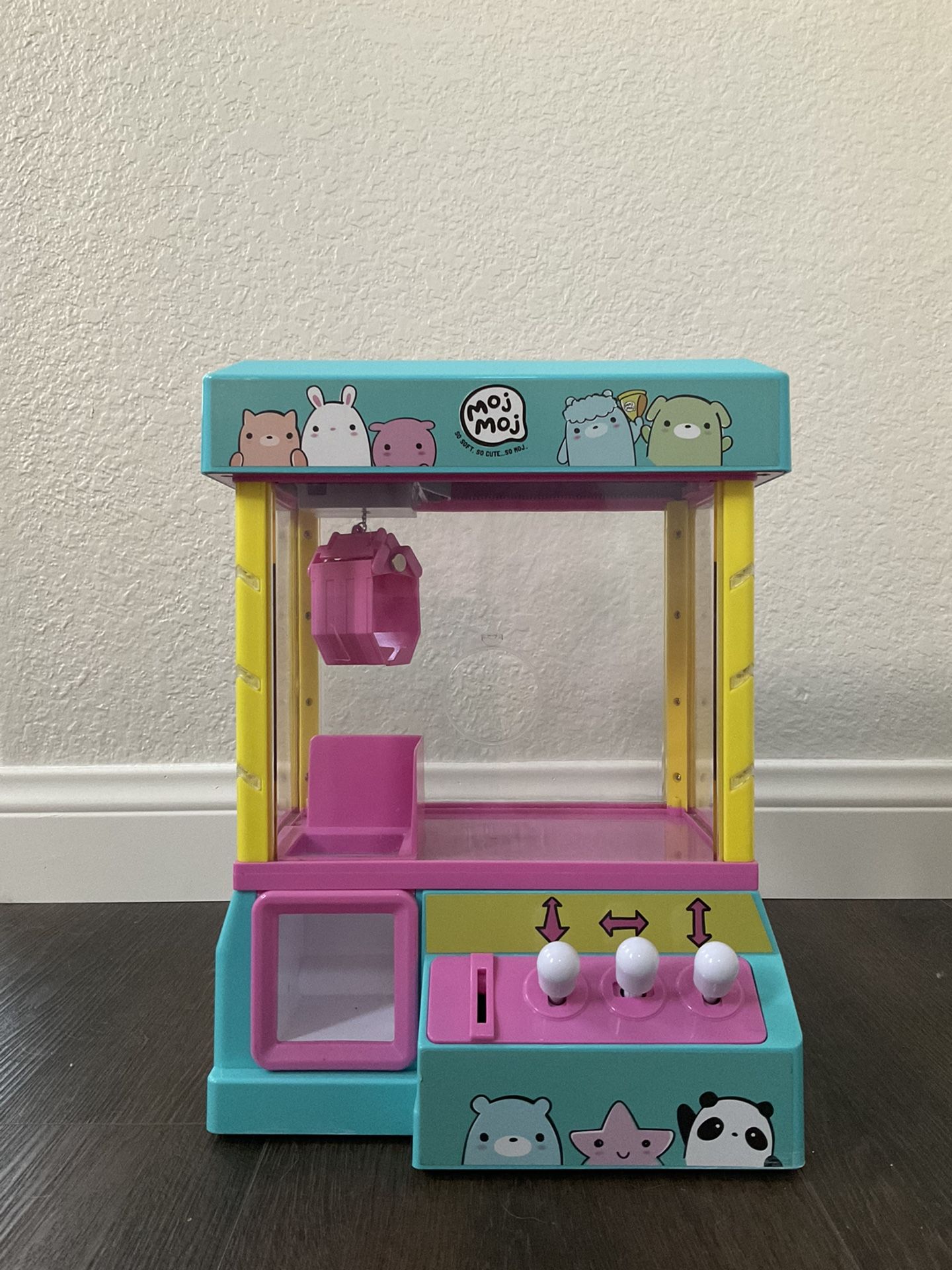 Moj moj claw cheap machine batteries needed