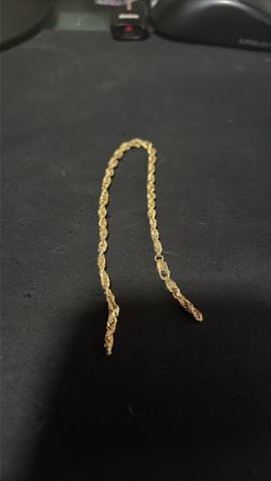 Broken gold bracelet