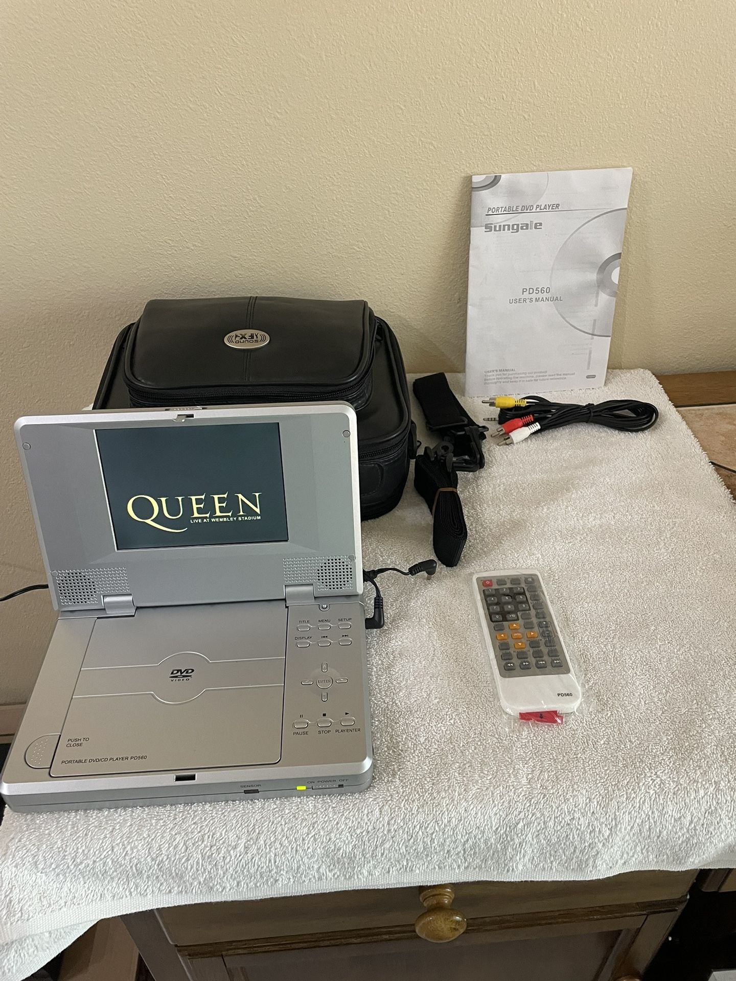 Sungale Portable DVD/CD Player Model#PD560 (Please read Description, Selling As Is)