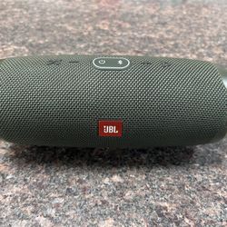 JBL Charge 4