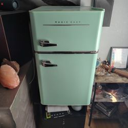 Magic Chef Refrigerator 