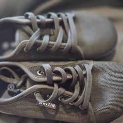 Free Wide Kids Shoes 4-5