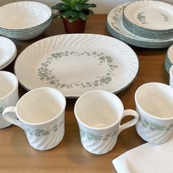 🍃 Vintage Corelle Callaway Ivy Dinnerware, Set of 5 (26 pcs. + Extras)