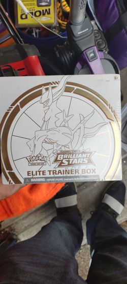 Pokémon Sword & Shield Brilliant Stars Elite Trainer Box