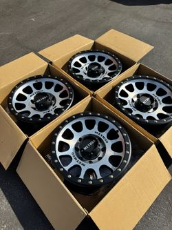 FINANCING AVAILABLE 8x6.5 Method MR305 17” Wheels GMC Chevy Dodge Ram For Silverado Sierra 2500 8 Lug Brand New