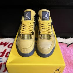 Jordan 4 lightning size 9.5 for Sale in Tampa, FL - OfferUp