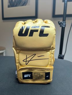 Quillan Salkilld Autograph/Signed Gold UFC Glove Upcoming Star Perth Australia