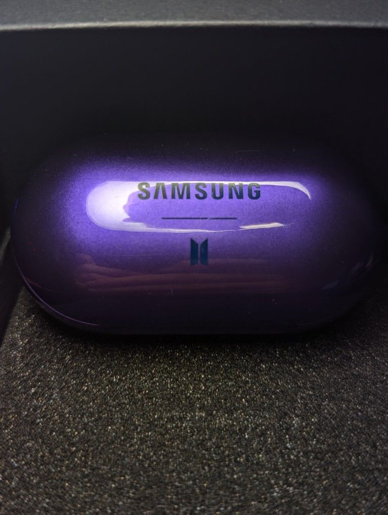 Samsung Galaxy Buds+ BTS Edition